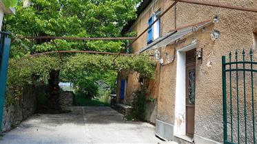France In the heart of Provence, 6-room stone house 142M2