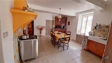 France In the heart of Provence, 6-room stone house 142M2