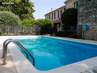 Mas de Village EN Pierre s bazénom-južne od Francúzska-Calvisson (30420).