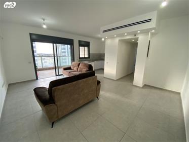 Apartament modernizat cu 4 camere