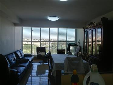 Stunning 3Br, 2Bt apartment, 100Sqm spacious, bright, and quiet.