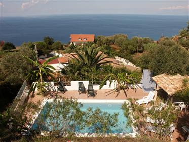 Zu Verkaufen Panoramische Villa Mit Swimmingpool