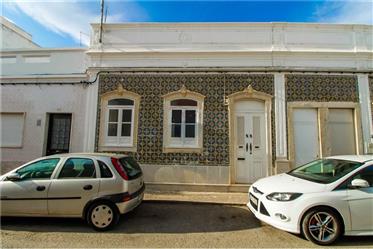 Unique Opportunity Great Traditional Mansion In Olhao Old Center