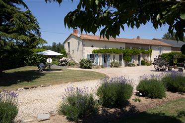 Váš vysněný dům na francouzském venkově na vás čeká