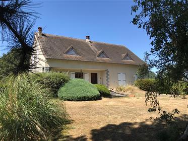 House for Sale in Eguzon- Chantôme, L'Indre, France