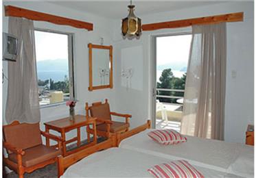 للبيع فندق في جزيرة بوروس، اليونان
