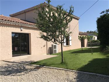Hus i provencalsk stil til salg