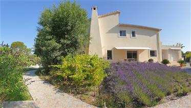 Valbonne - Ideal Family or Guesthouse