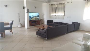 Stunning 4Br, 2.5Bt penthouse, 165Sqm, Spacious bright and quiet