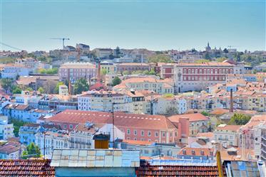 Leilighet med utsikt, terrasse og privat hage i sentrum av Lisboa 