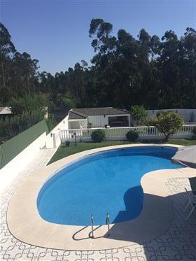 Grand Villa med pool og havudsigt