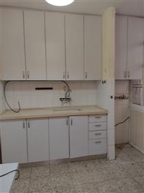 Renovated, quiet and bright apartment, 10 minutes walk to the sea