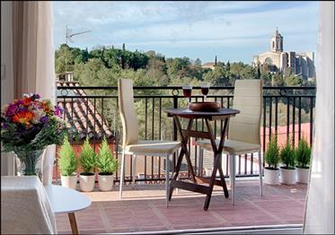 Herlig leilighet med panoramautsikt over Girona