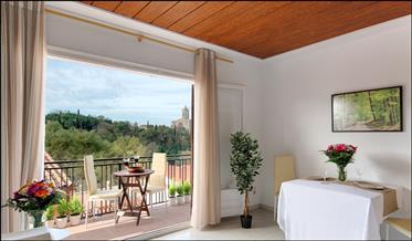 Nádherný apartmán s panoramatickým výhledem na Gironu