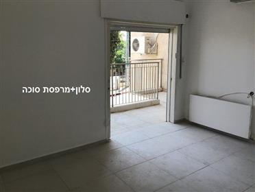 Ruim gerenoveerd appartement met 5 kamers – 129M², in Bayit VeGan Jeruzalem