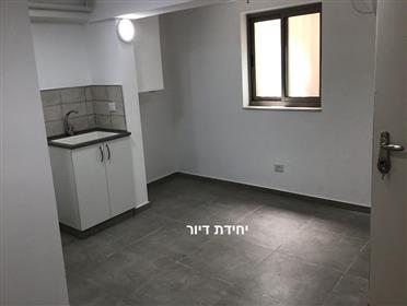 Rymlig 5-rums renoverad lägenhet – 129Sqm, i Bayit VeGan Jerusalem