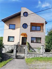 Buy villa in Oradea, quiet area great panorama