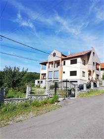 Kjøp villa i Oradea, rolig område flott panorama