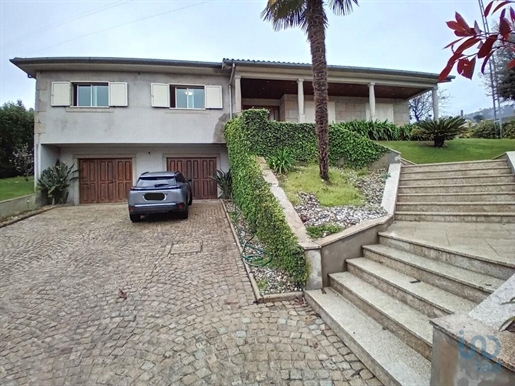 Home / Villa with 4 Rooms in Braga with 411,00 m²