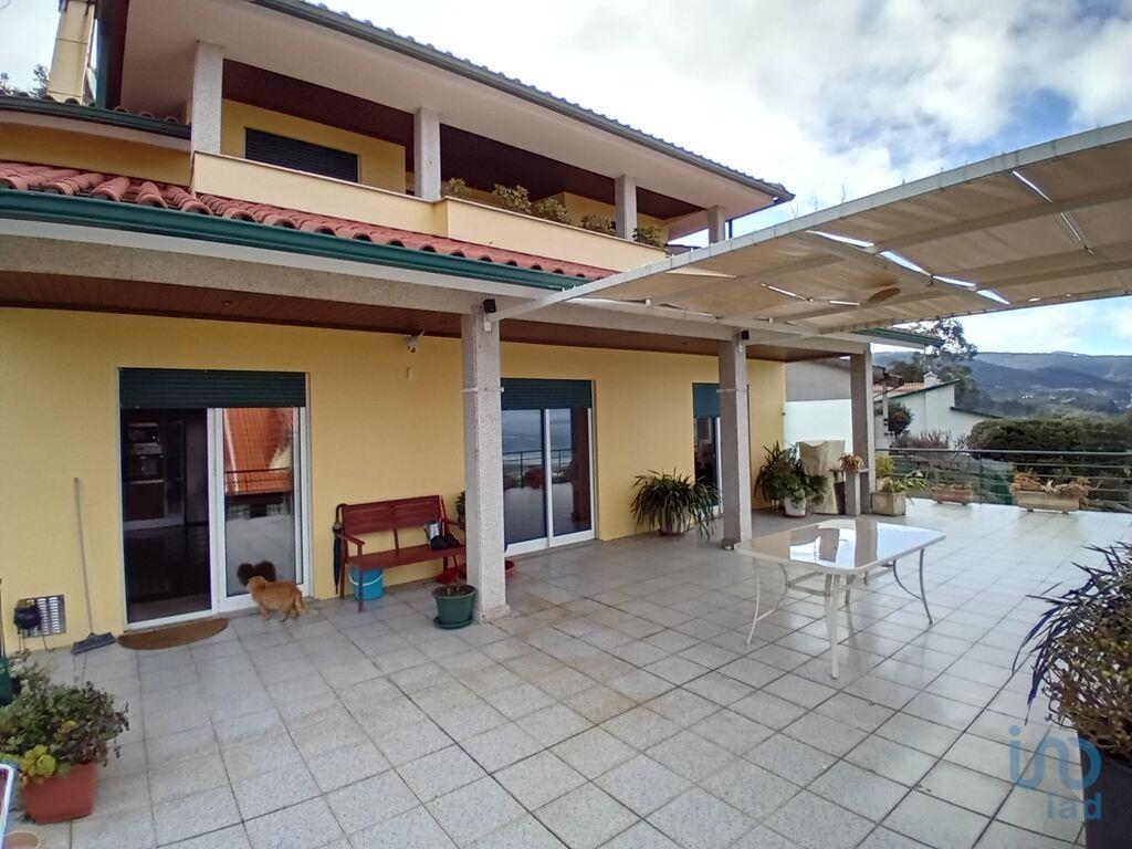 Home / Villa met 4 Kamers in Viana do Castelo met 240,00 m²