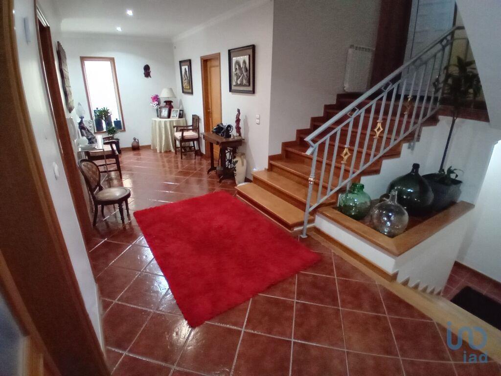 Home / Villa met 4 Kamers in Viana do Castelo met 240,00 m²