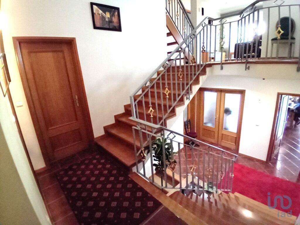 Home / Villa met 4 Kamers in Viana do Castelo met 240,00 m²