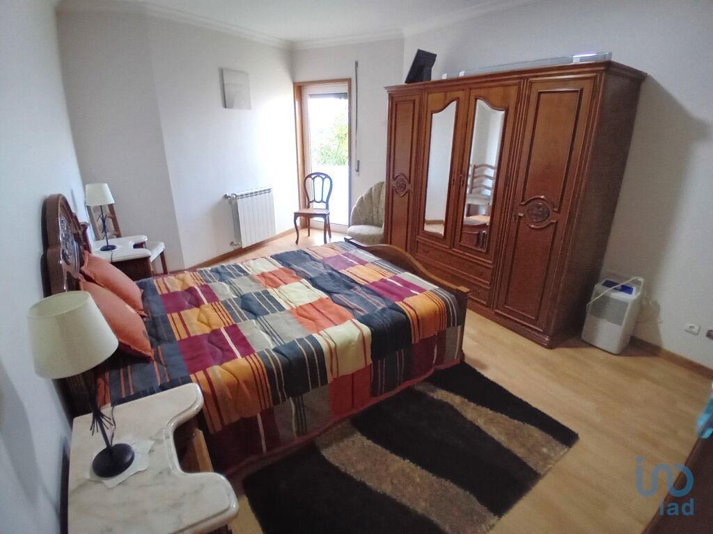 Home / Villa met 4 Kamers in Viana do Castelo met 240,00 m²