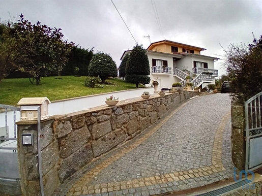 Village house with 5 Rooms in Braga with 700,00 m²
