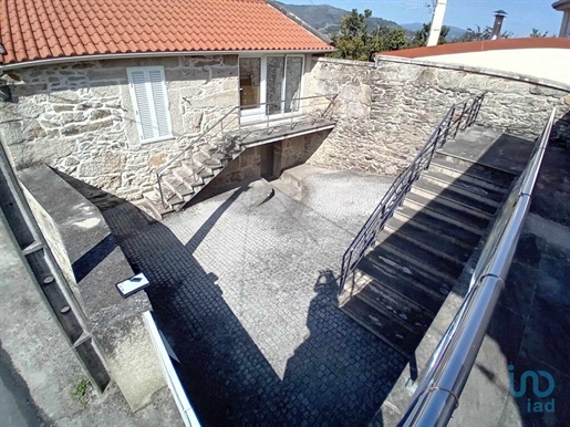 Home / Villa with 3 Rooms in Viana do Castelo with 484,00 m²