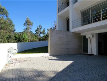 Moderne Villa (V3 + 1) mit Garten