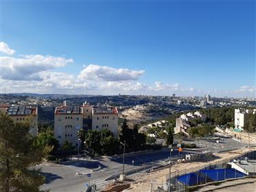 Renovirani apartman, nevjerojatan pogled s pogledom na Jeruzalem