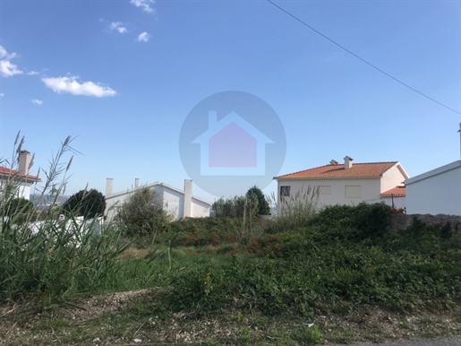 Land located in Salir do Porto close to all amenities