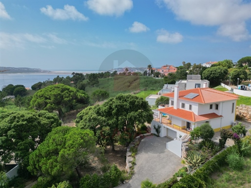 Villa on the Obidos lagoon hills