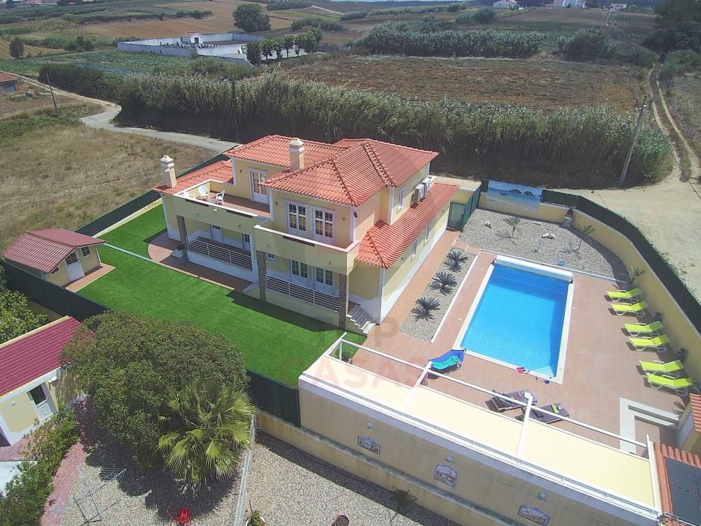 Detached villa with 5 bedroom and private pool