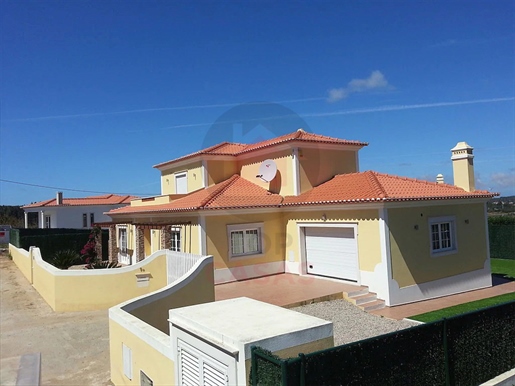 Detached villa with 5 bedroom and private pool