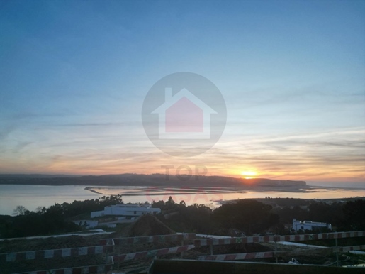 Villa with views to the Obidos lagoon