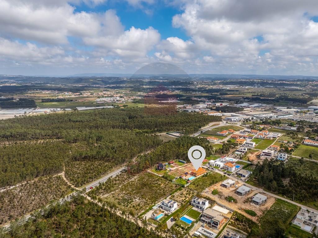 Moradia isolada com piscina em Nadadouro