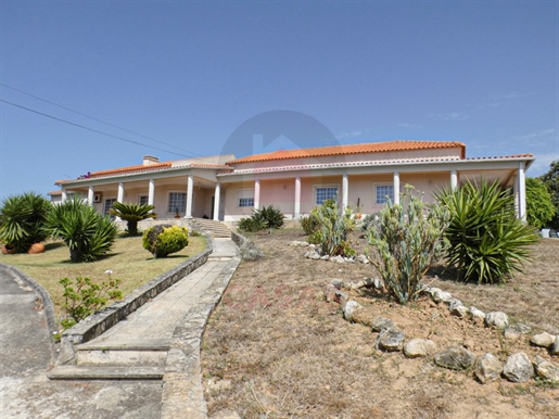 Single storey house with land on the outskirts of Caldas da Rainha