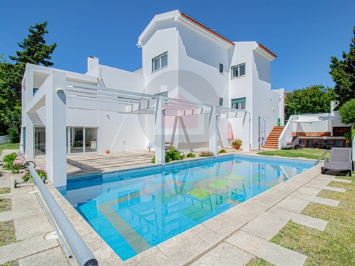 5 bedroom villa with swimming pool and views over the Óbidos Lagoon