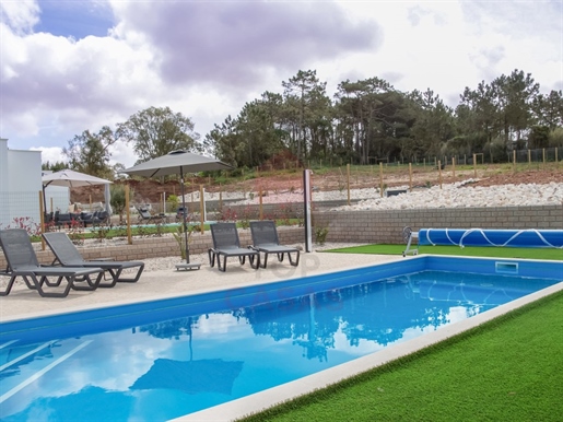 Modern architecture villa with swimming pool in Nadadouro