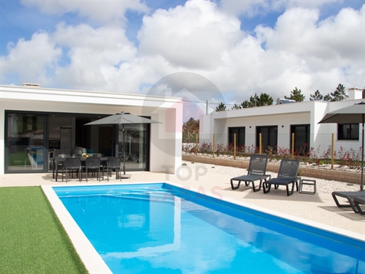 Modern architecture villa with swimming pool in Nadadouro