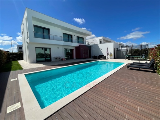 Contemporary villa with pool near Óbidos