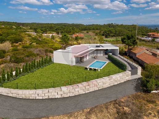 Modern design villa in Serra do Bouro