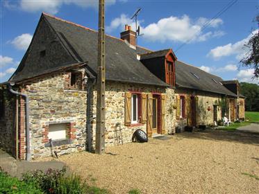 Beautiful longère with 3 bedrooms and 2 independent gites on 3Ha of land for horses