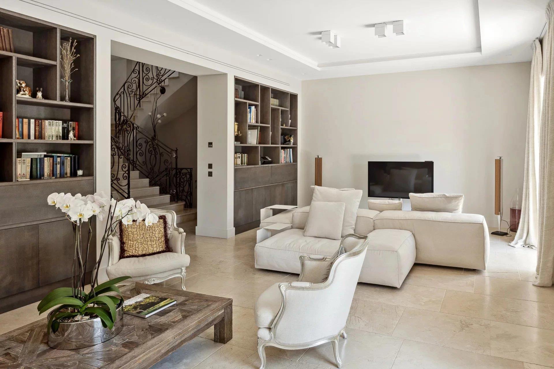 Compra: Vivenda (83440)