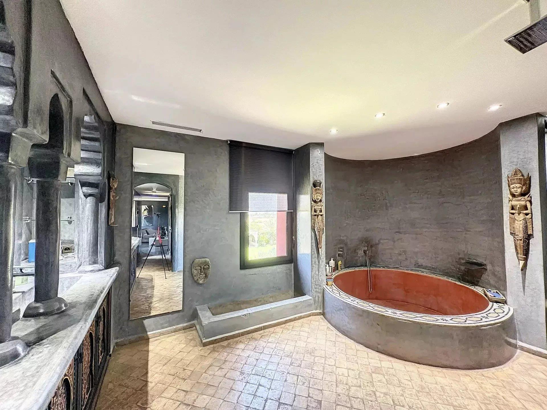 Morocco | Marrakesh | 6 bedrooms | Land 10,000 sqm | €1,490,000 | Ref:
