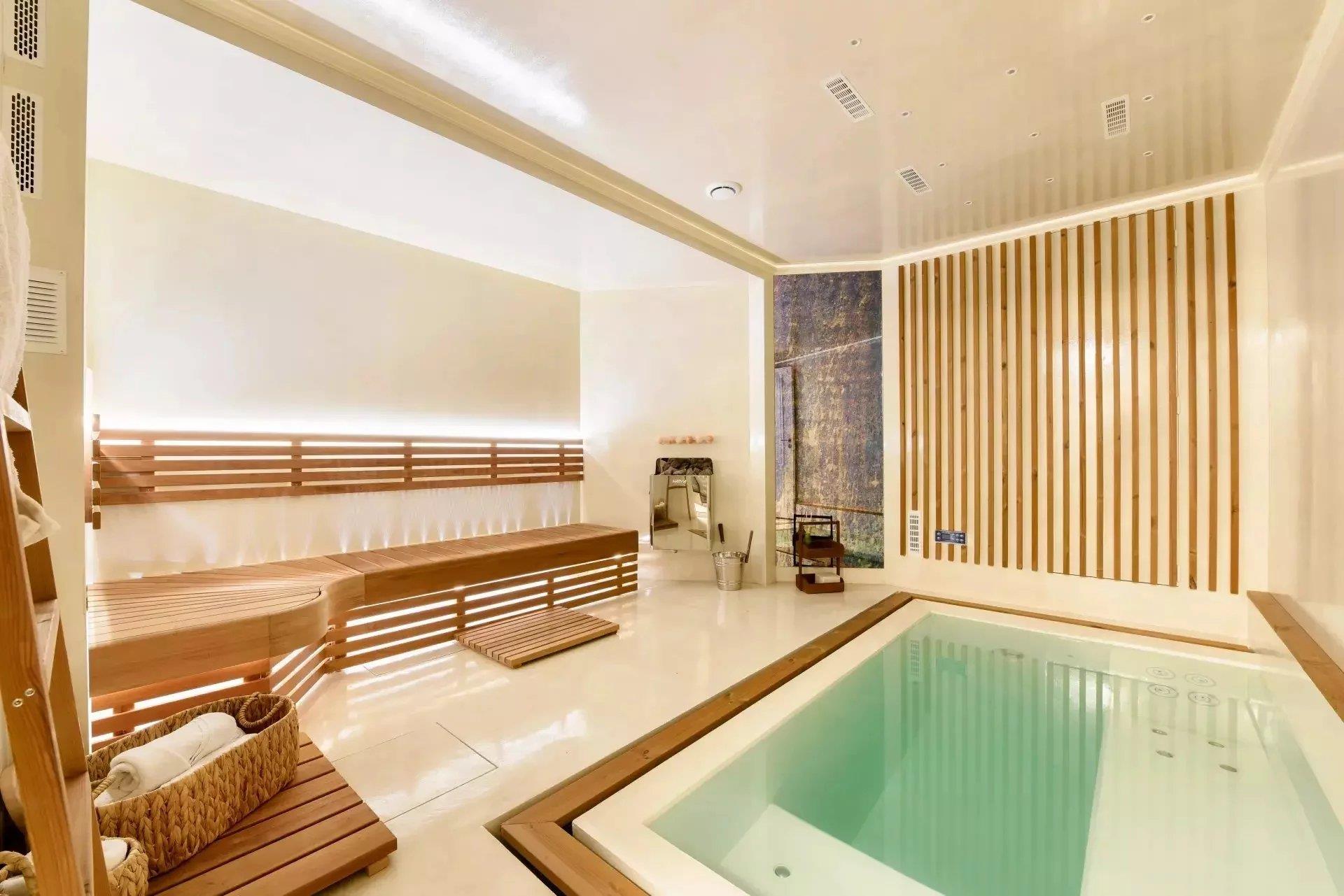France | Paris 16th | 10 Bedrooms | 5 Bathrooms | 400 sqm | €7,250,000 | Ref: