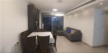 Uusi 5 huoneen huoneisto, 117Sqm, Kiryat Gatissa 