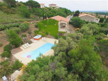 Villa de luxe avec une vue imprenable , piscine et jacuzzi