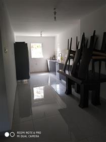 Ευρύχωρο φωτεινό και ήσυχο διαμέρισμα, 100τμ, στο Ashkelon